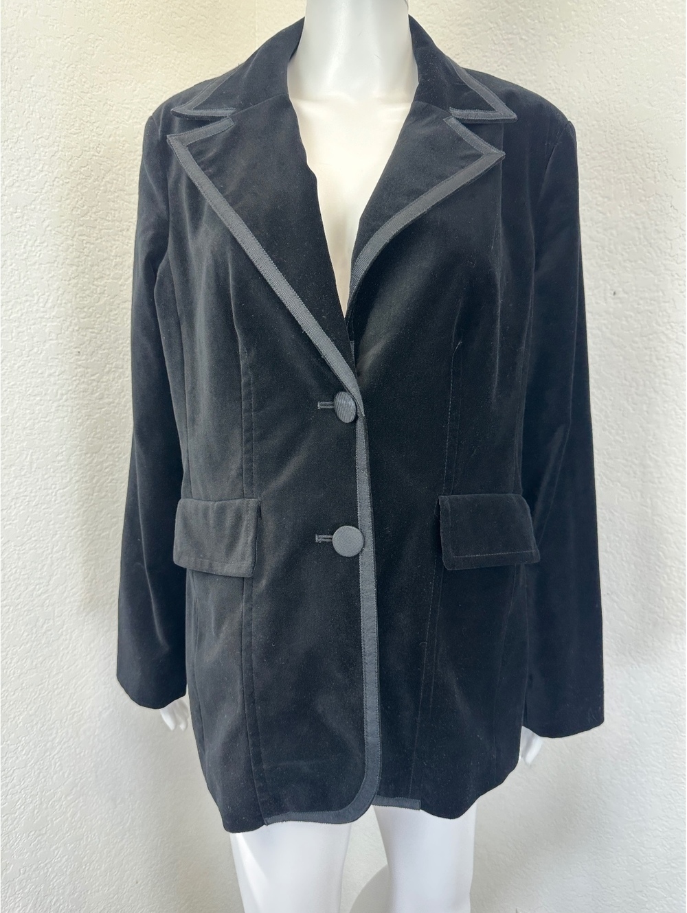 Coldwater Creek XL Black Velvet Tuxedo Blazer 2 Button Tailored Dark Academia
